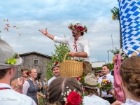 Bonbons für die Kinder vom Oberkirwaburschen Felix